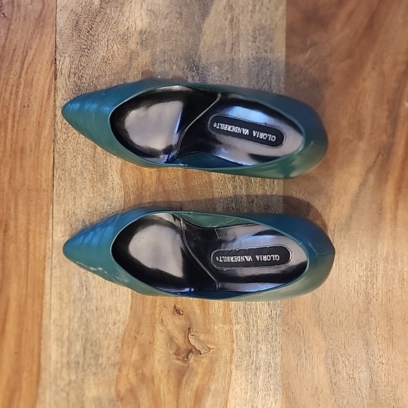 Gloria Vanderbilt Green Heels - Picture 8 of 10